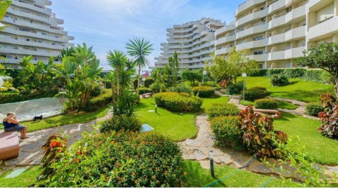 Precioso Apartamento Con Piscinas Y Vistas Al Mar. Benalmádena Eksteriør bilde