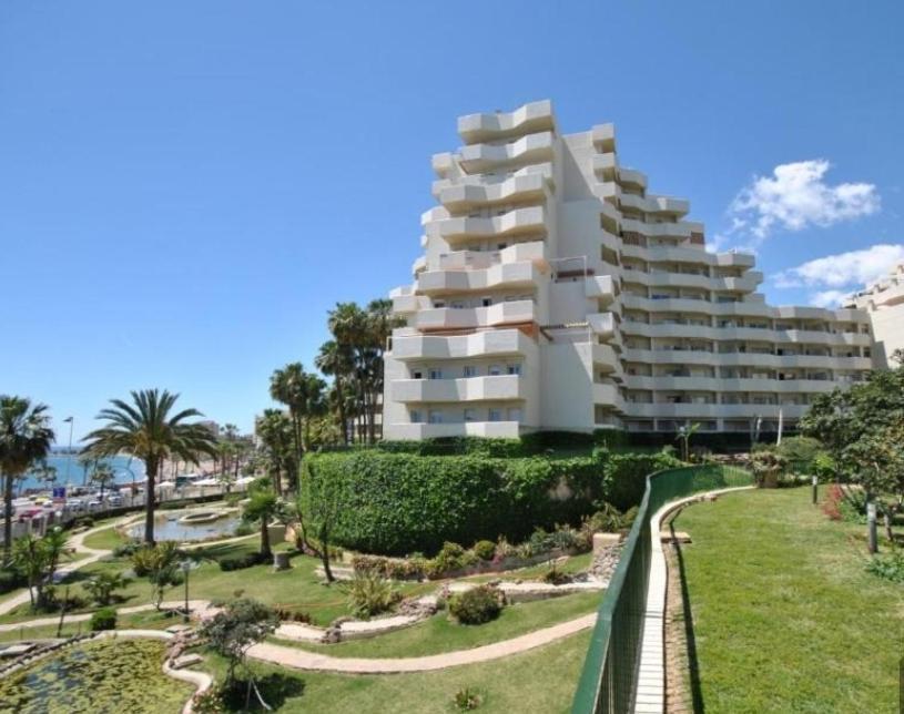 Precioso Apartamento Con Piscinas Y Vistas Al Mar. Benalmádena Eksteriør bilde
