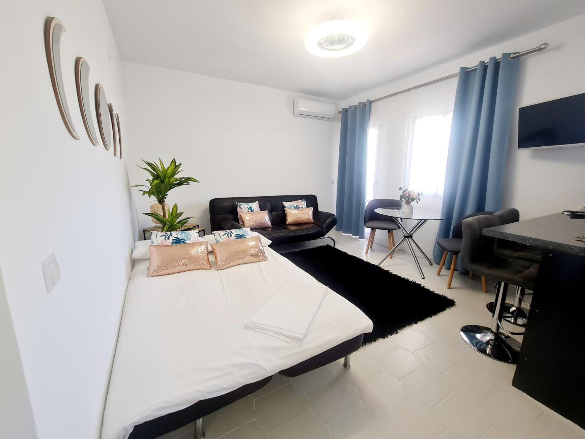 Precioso Apartamento Con Piscinas Y Vistas Al Mar. Benalmádena Eksteriør bilde
